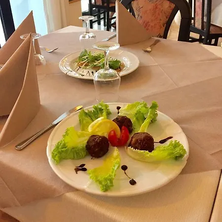 Lido Hotel 3*