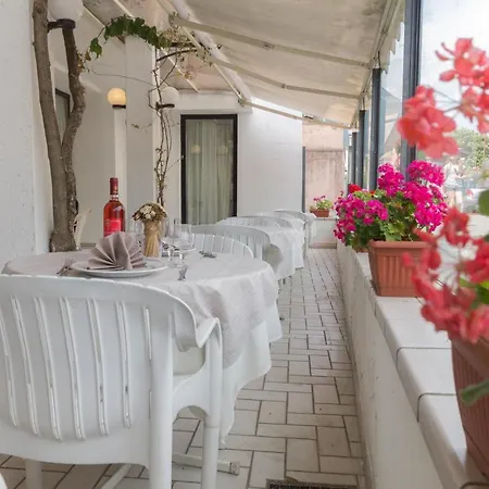 Lido 3* גרגננו